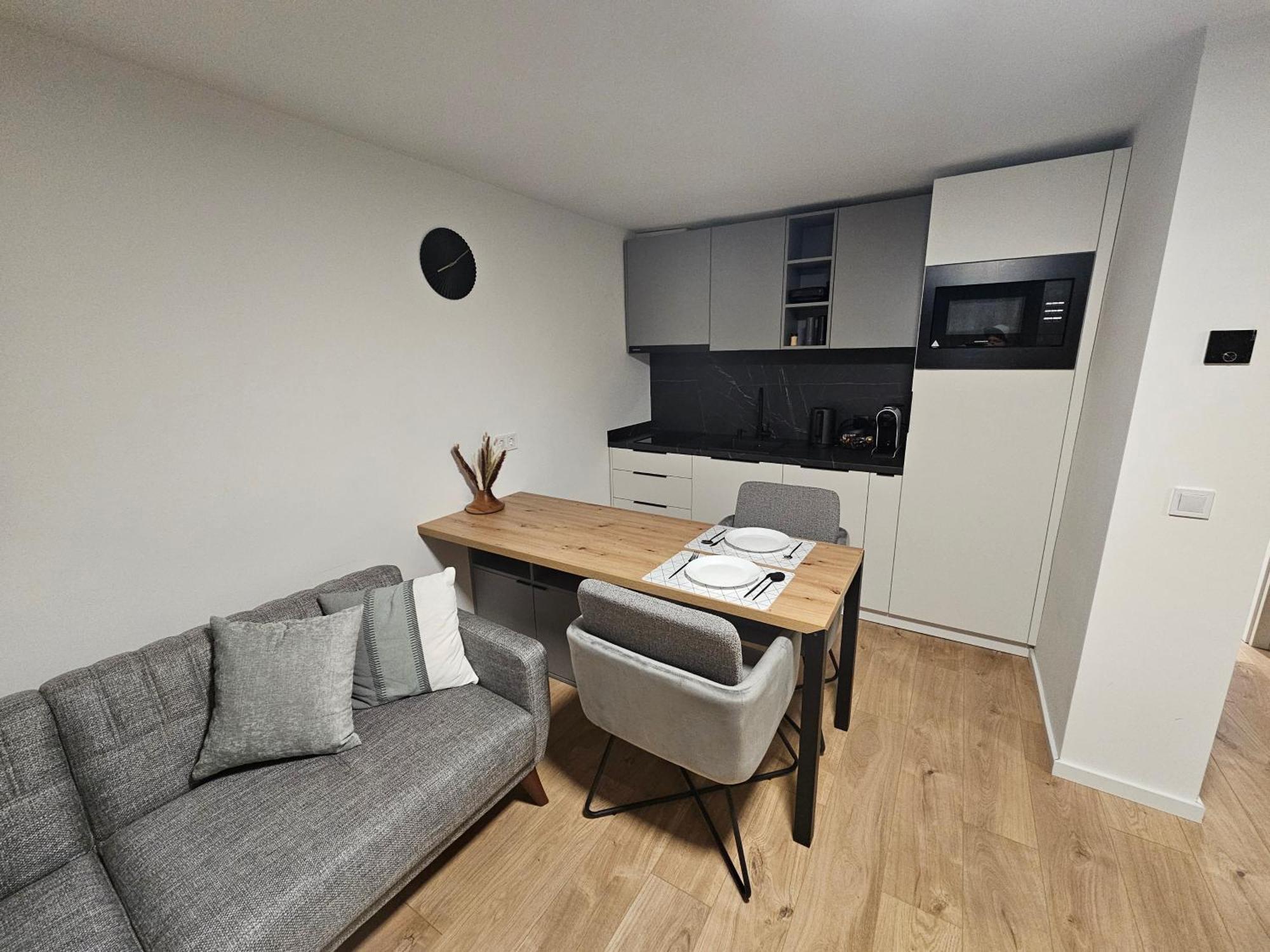 Fellas Abode 3 Apartment